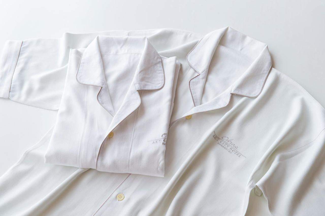 Okura Act City Hotel Hamamatsu Buitenkant foto A white shirt