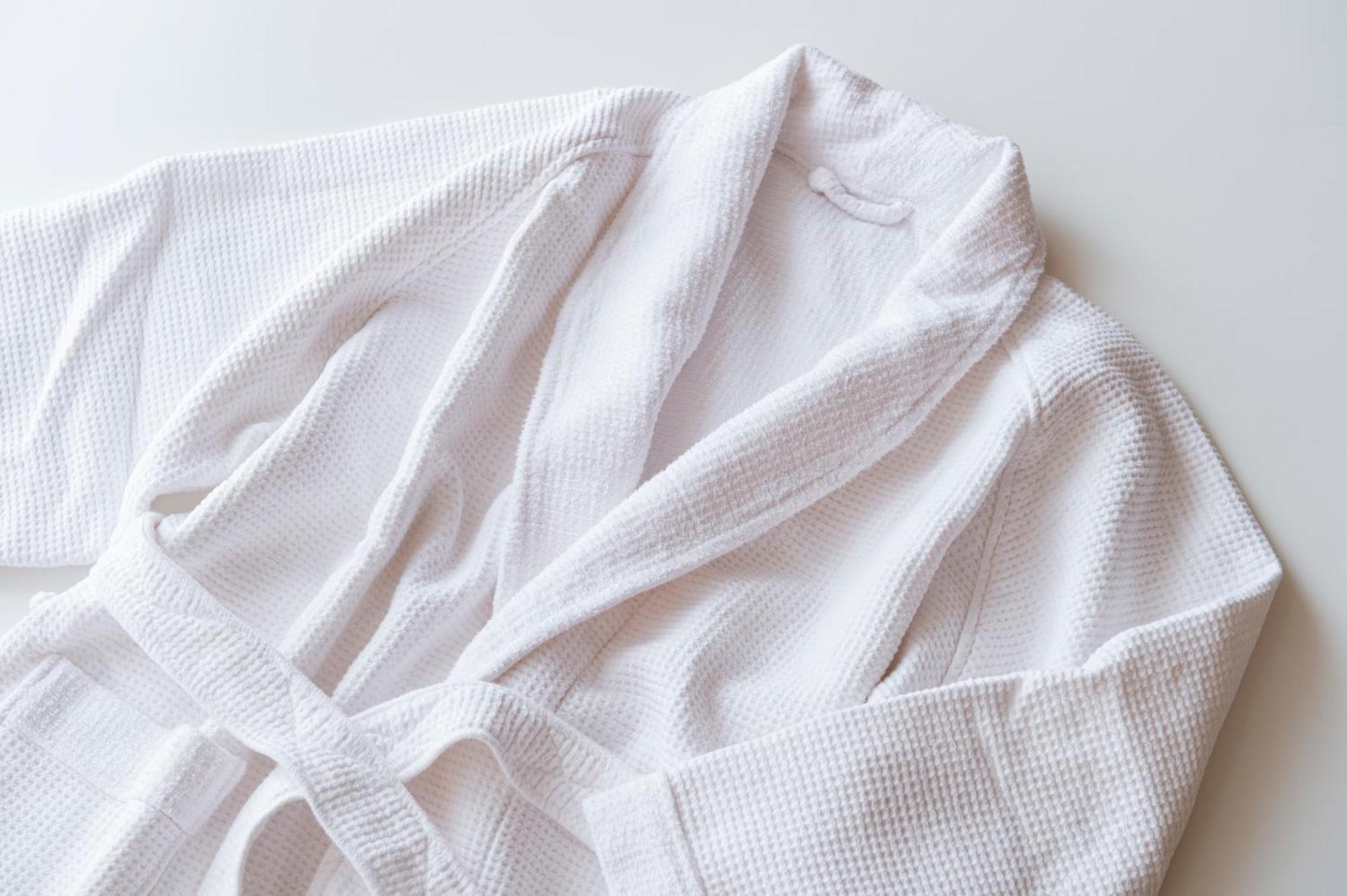 Okura Act City Hotel Hamamatsu Kamer foto A white bathrobe